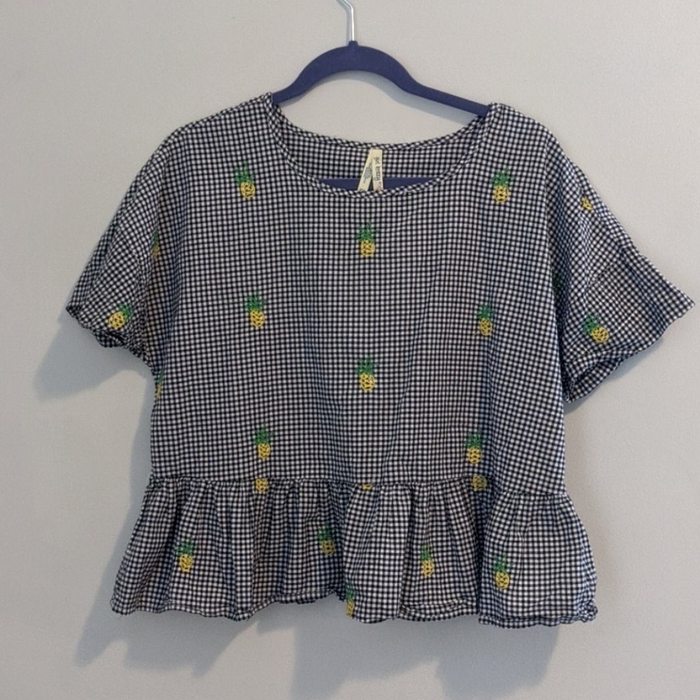Gingham pineapple top!